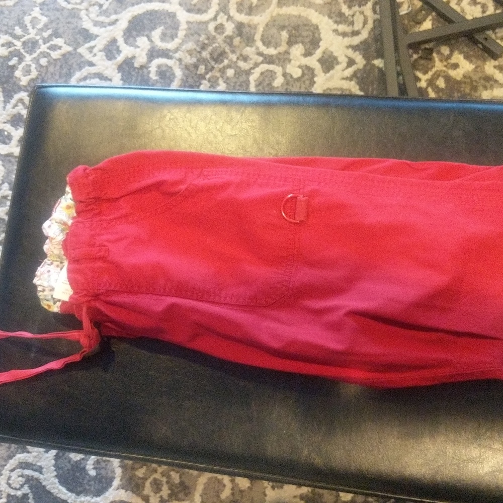 Koi scrub bottoms size xs.  These have been gently worn.
